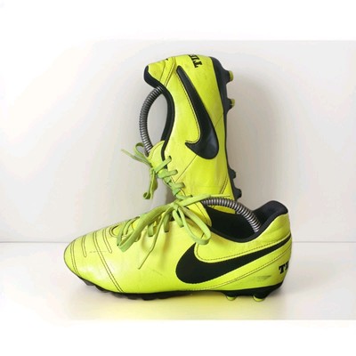 Nike JR Tiempo Rio III FG Fußballschuhe - UK 5 - Volt Black - Guter gebrauchter Zustand...