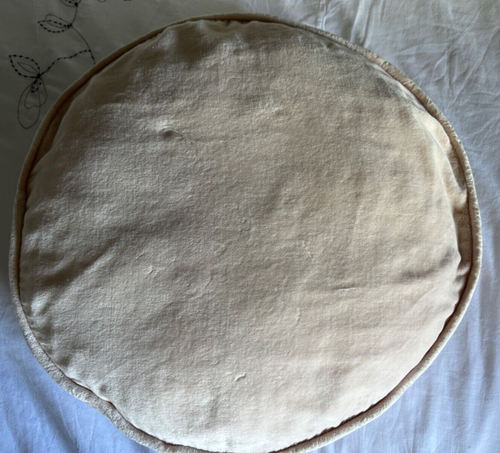 Kip & Co. Dusty Rose Velvet Pea Cushion, RRP $79 - Picture 12 of 17