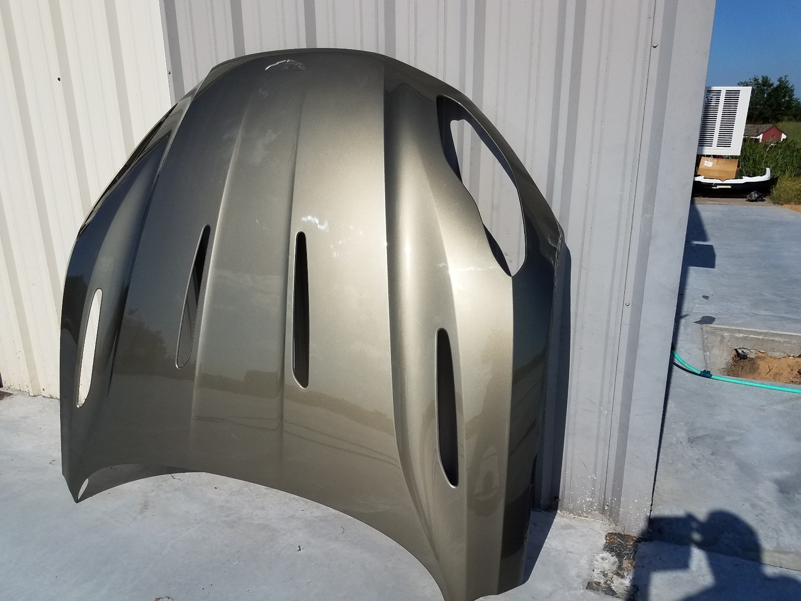 Aston Martin DB11 V12 Hood