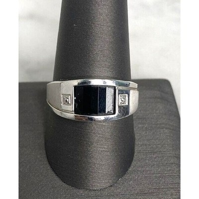 MEN'S WHITE GOLD AND FAETED ONYX RING SIZE 10.25 SKY