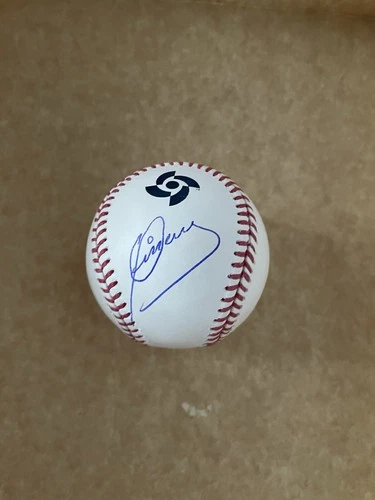 OMAR LINARES CUBA SIGNED MLB GAME BASEBALL RARE WORLD BASEBALL CLASSIC JSA COA