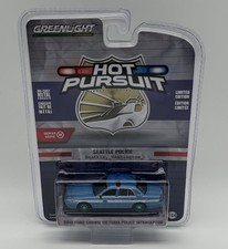 GREENLIGHT GREEN MACHINE SEATTLE POLICE 2010 FORD CROWN VICTORIA 1:64 #42880-D