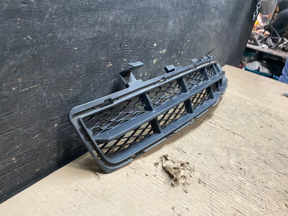 Parrilla inferior delantera Buick Lacrosse 2010-2013 OEM V4167 DG Foto 3 de 4