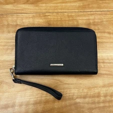 Rebecca Minkoff Regan Charging Zip Wristlet (Lightning/4000mAh) - Black