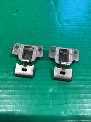 Lot of 2 Aristokraft 2110 Cabinet Hinge Self Closing 09-J Plate 1/2'' OL / 09J
