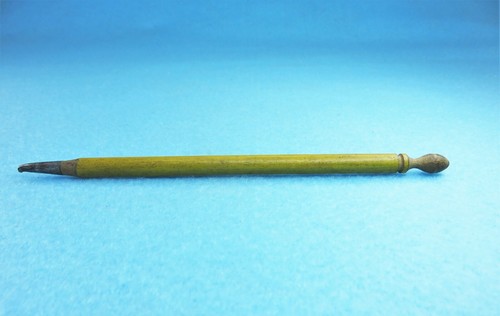 Vintage / Antique? Wooden Pencil with Solid Lead Tip, in shape of a Rolling Pin - Picture 9 of 9
