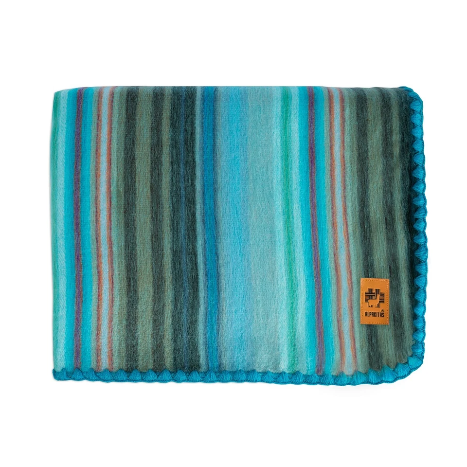 Queen Size Alpaca Blanket | Baby Alpaca Blanket | Alpaca Wool Blanket Turquoise - Image 4 of 4