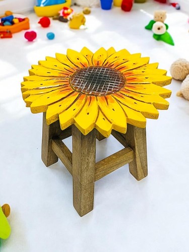 Beautiful Wooden Foldable Side Table/End Table/Plant Stand/Stool Sunflower Style - Picture 4 of 4