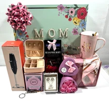 MOTHER'S DAY GIFT BOX/BASKET