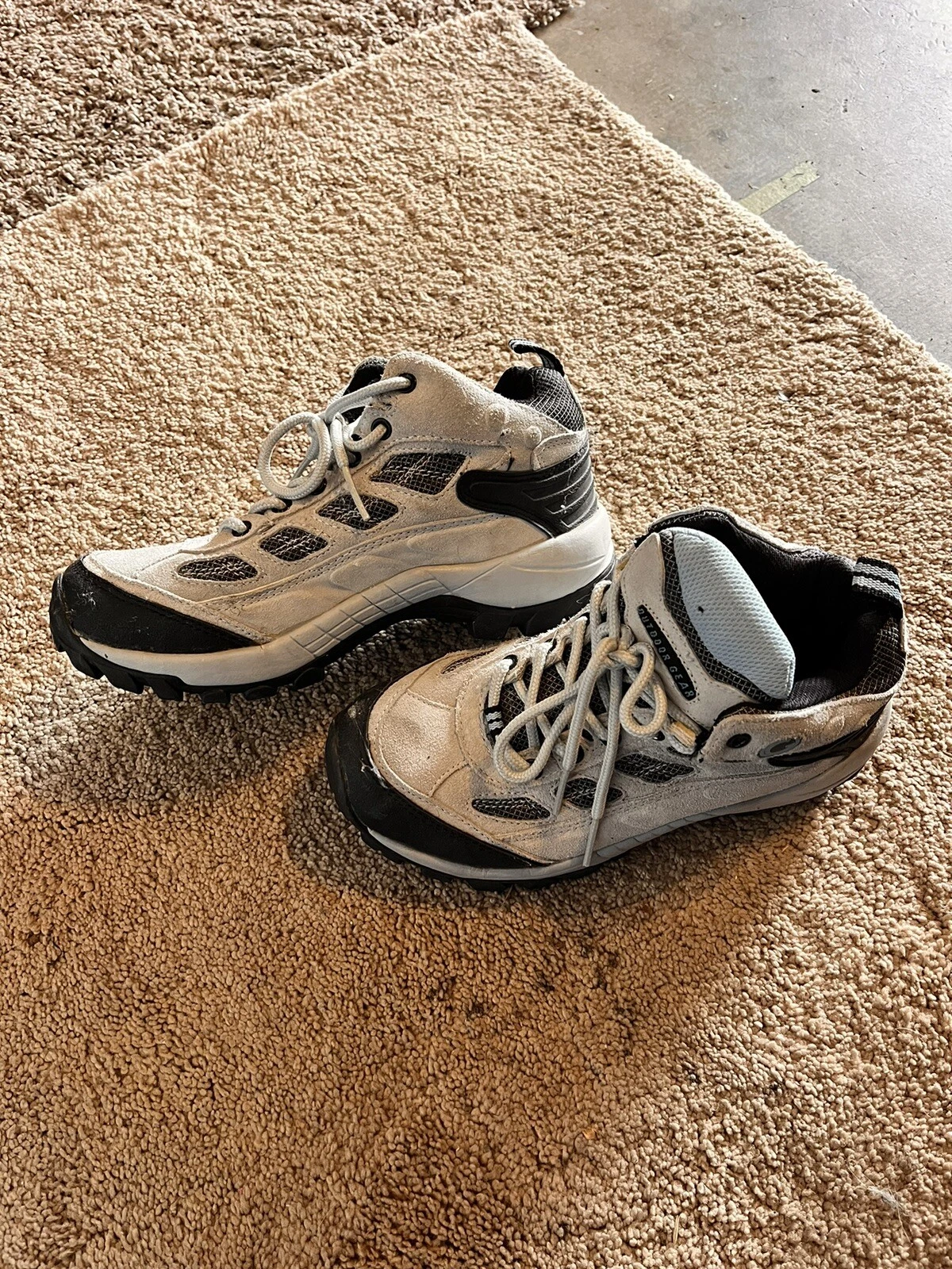 Women’s Leather Hiking Boots. Size 8