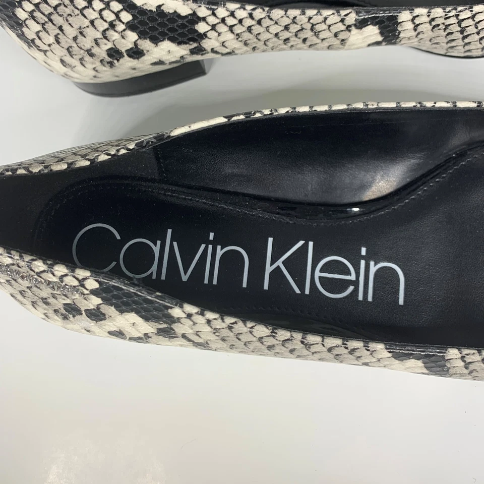 Calvin Klein Mujer Estampado Serpiente Emerin Plano Talla 8.5 Punta Punta Carrera Preppy Foto 2 de 4