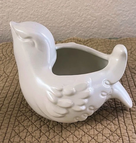 Vintage Hull Pottery Imperial-Line White #F474 Chickadee Planter Vase Song Bird