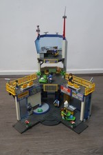 Playmobil Airport 3186  - vintage with NY-Skyline (very rare), almost complete