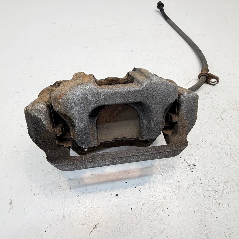 Pinza de freno de disco del lado del pasajero trasero derecho Honda Pilot 2016-2022 OEM Foto 3 de 4