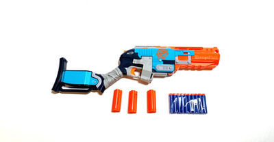 Hasbro Nerf Zombie Strike Sledgefire geprüfter Zustand mit Darts und 3 Hülsen!!!
