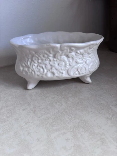 Vintage Hull Matte Cream White Footed Planter In Floral Pattern