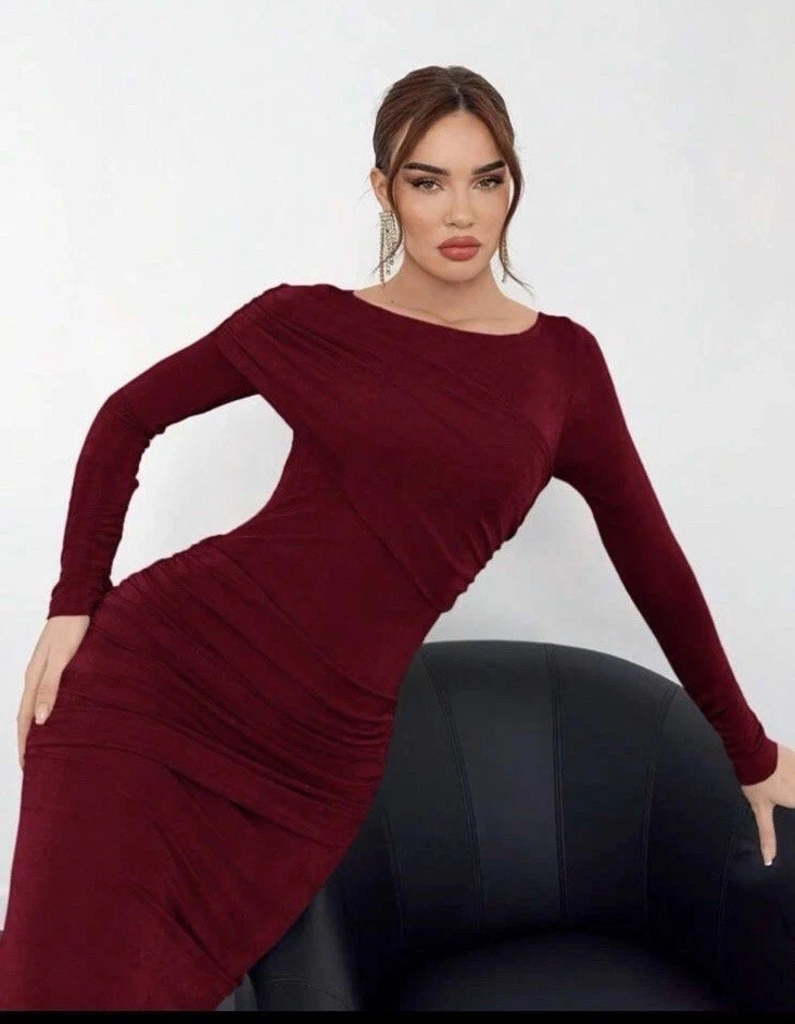 Elegante Vestido Asimétrico Borgoña Acanalado Foto 2 de 4