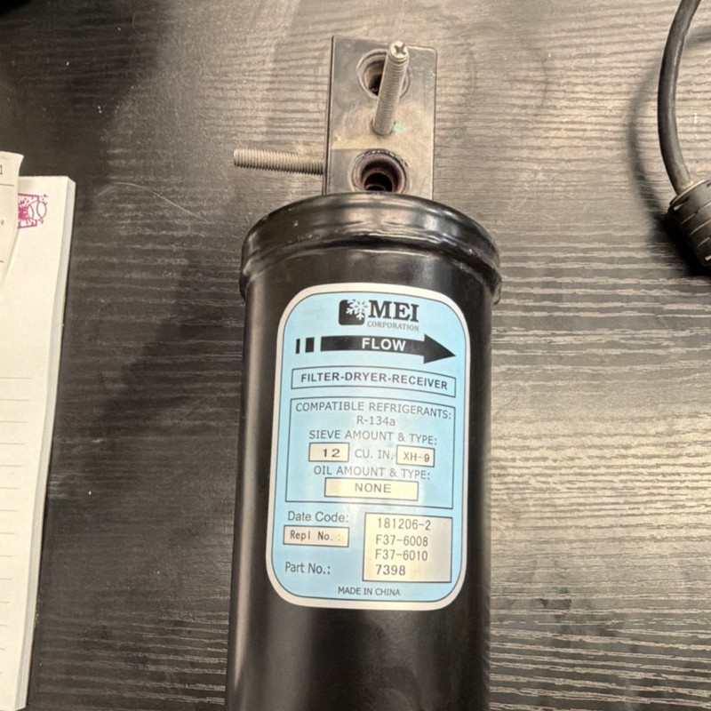 MEI Corporation Filter-Dryer-Receiver R-134a 12 cu. in. Black 7398