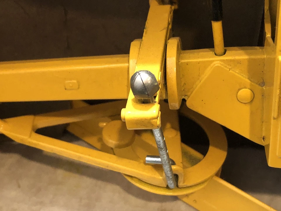 Vintage ERTL #504 John Deere Motor Road Grader Pressed Steel - Scale 1:16 - Image 4 of 4