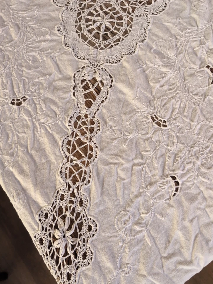 Mantel de encaje vintage Battenburg asientos 8 84 X 100 mesa de vacaciones notas festivas Foto 4 de 4