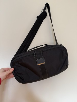 TUMI - Alpha Bravo Esports Pro Sling Pack 6.8'' X 14.8'' X 3.5'' Black