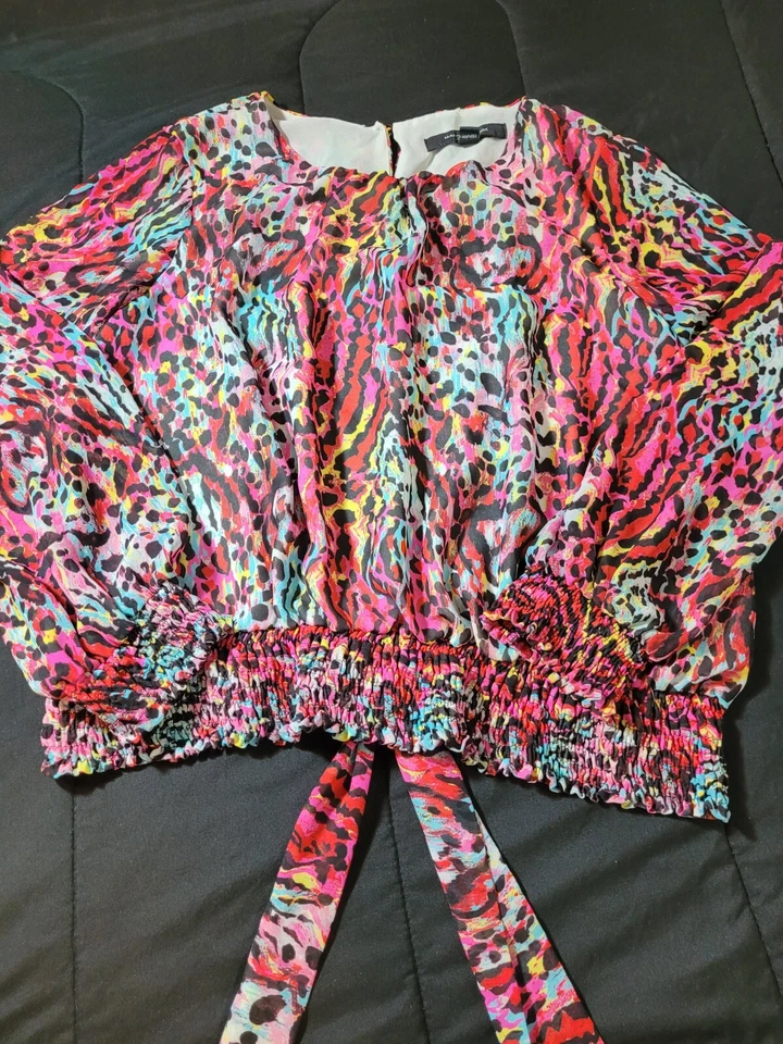 Blusa Andrew Marc Multicolor Estampado Animal Mangas Largas Mediana Usada Foto 2 de 4