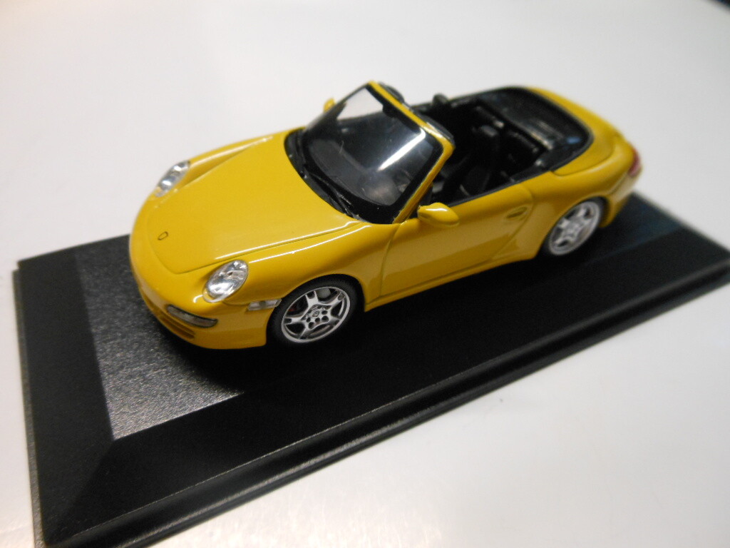 Porsche 911 (997) Carrera S Cabriolet Modell von Minichamps in 1