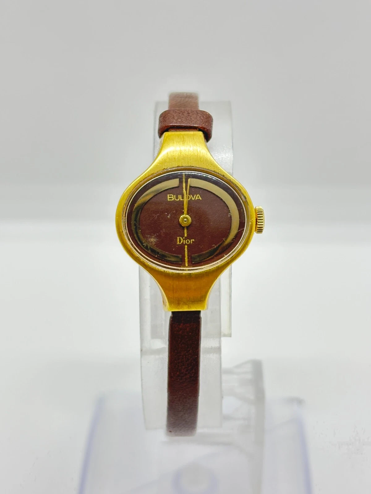 [Lire] Montre Christian Dior Bulova cadran doré femme vintage non testée pour pièces