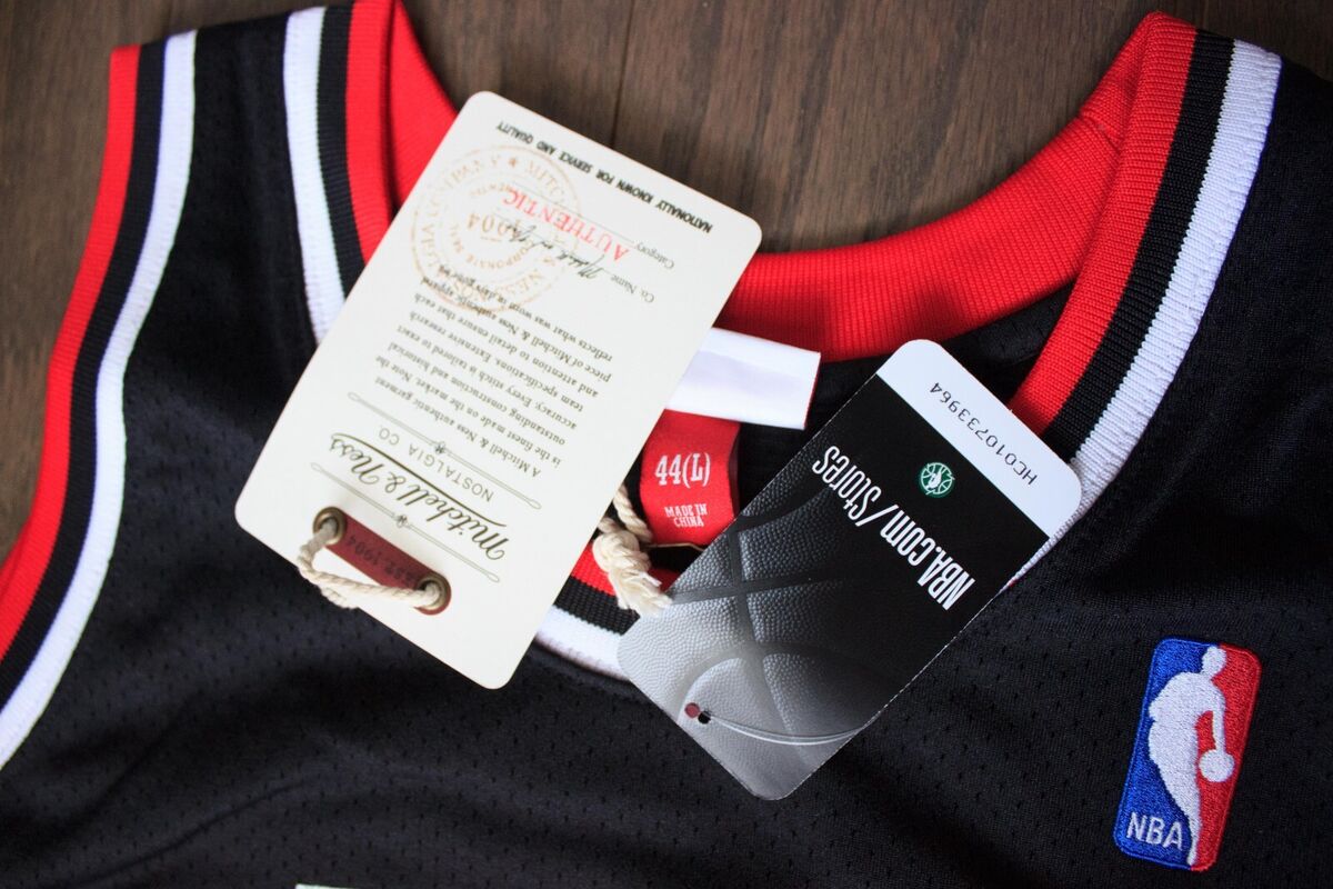 Mitchell & Ness Authentic Jersey Chicago Bulls Michael Jordan 'Black