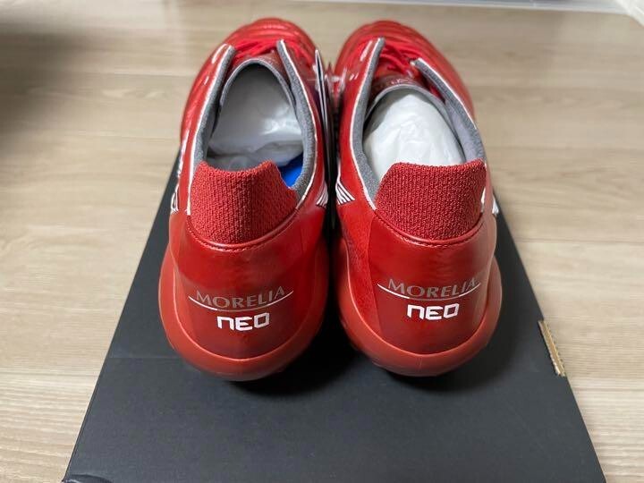 Mizuno Morelia Neo3β パッションレッドサッカーシューズ