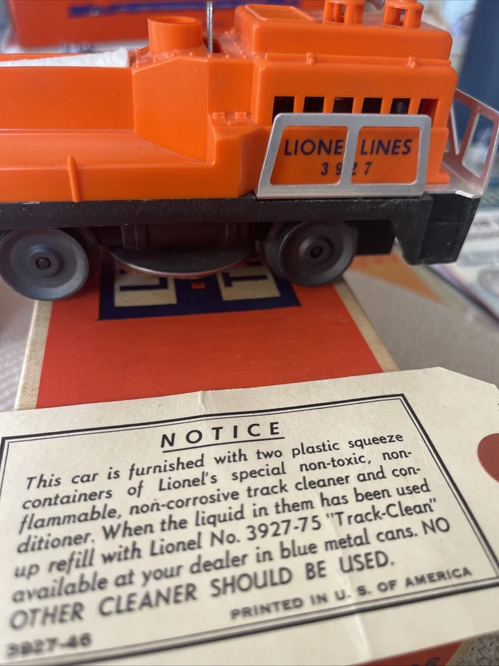 LIONEL 3927 #9 Vintage-TRACK CLEANING  Blue letter Variation C-8 with Orig/ BOX - Image 2 of 4
