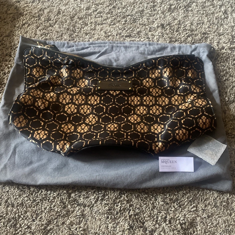 Pre-Owned Alexander McQueen Black Printed Clutch Clutch From saks Fifth Avenue - Image 3 of 4