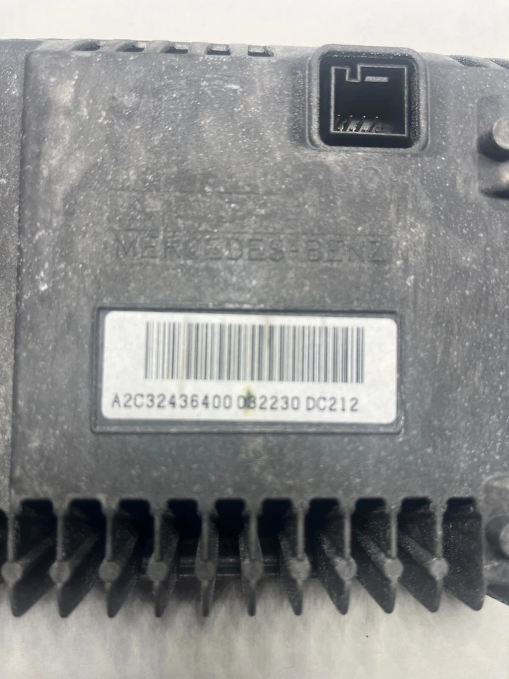 Mercedes Navigation A2C32436400 für W212 BJ2014 Display - Bild 3 von 4