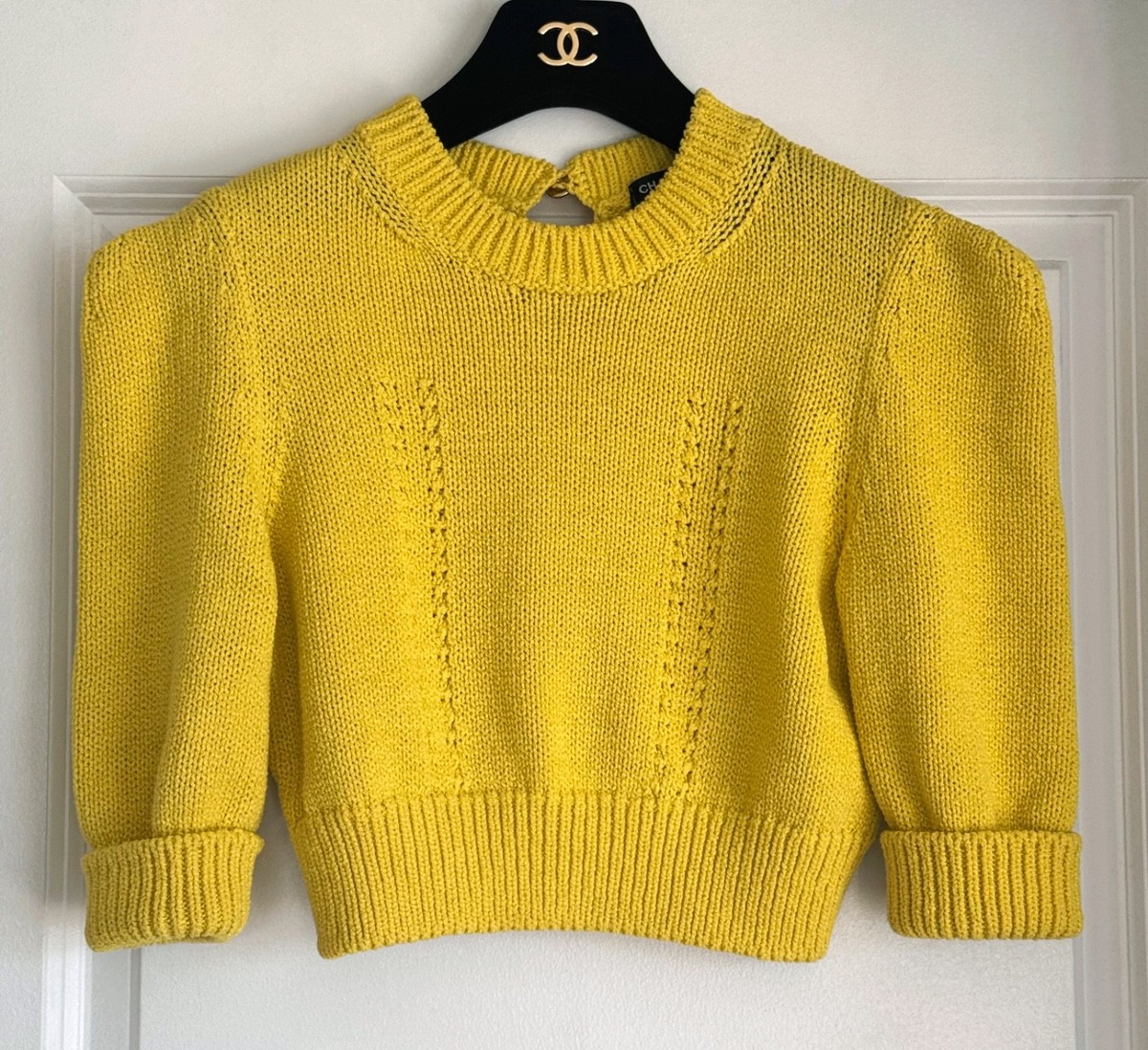 NEW 22S CHANEL YELLOW CC LOGO CROP SWEATER PULLOVER 36 | eBay