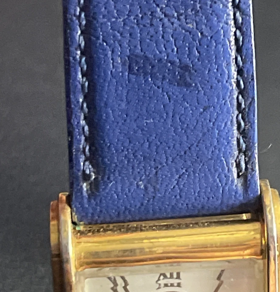 Vintage Guess Tank Watch 1991 Gold Tone Blue Leather Strap Band Japan Foto 3 de 4