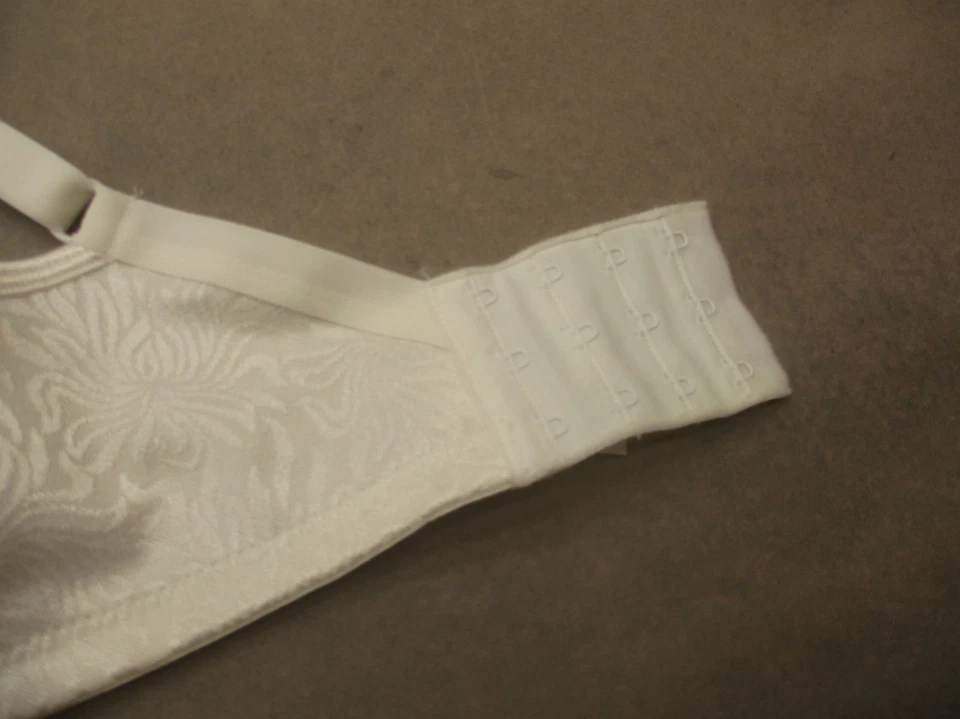 Sujetador Demi 42B Playtex 18 Hour Mujer Blanco Sin Forro Inalámbrico Cierre Trasero 7H Foto 4 de 4