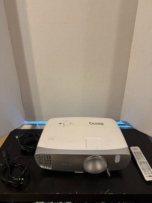 Benq Projector HT2050 Home Theater Full HD Home Cinema DLP W Remote