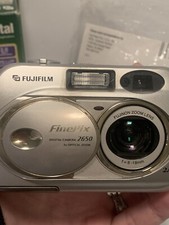 Fujifilm FinePix 2650 2.0MP Digital Camera: Works Intermittently: Parts Only 