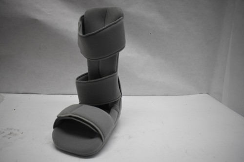 Vive Plantar Fasciitis Small Night Splint Plus Trigger Point Spike Ball Grey - Picture 2 of 9