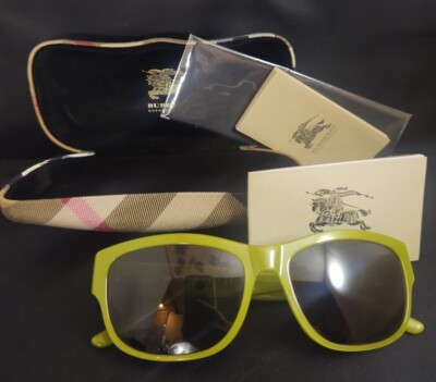 Classic Rare Women's Burberry sunglasses 4134 Case Olive green