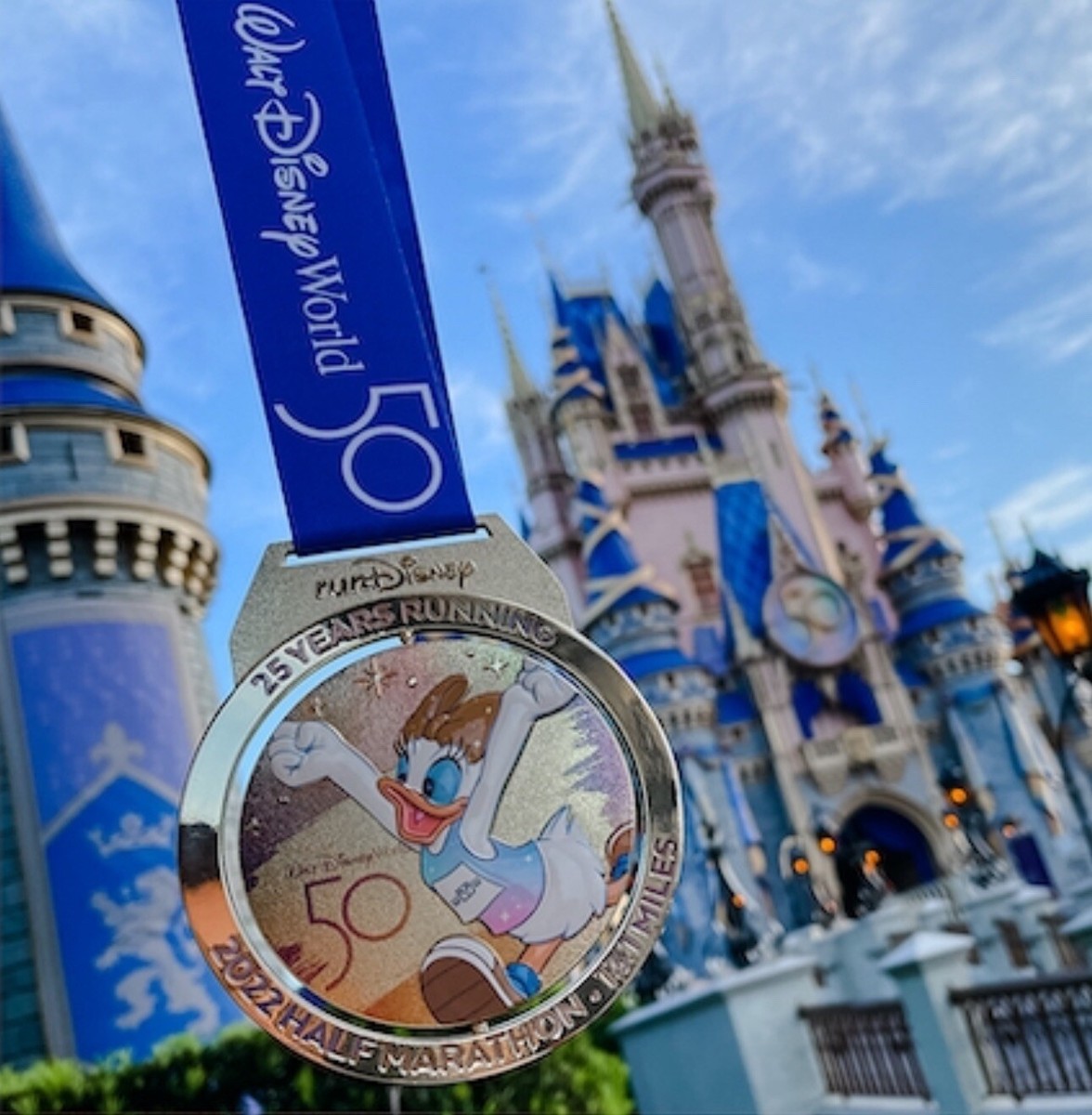 Medal Club Rundisney Disney Half Marathon 2022] RunDisney