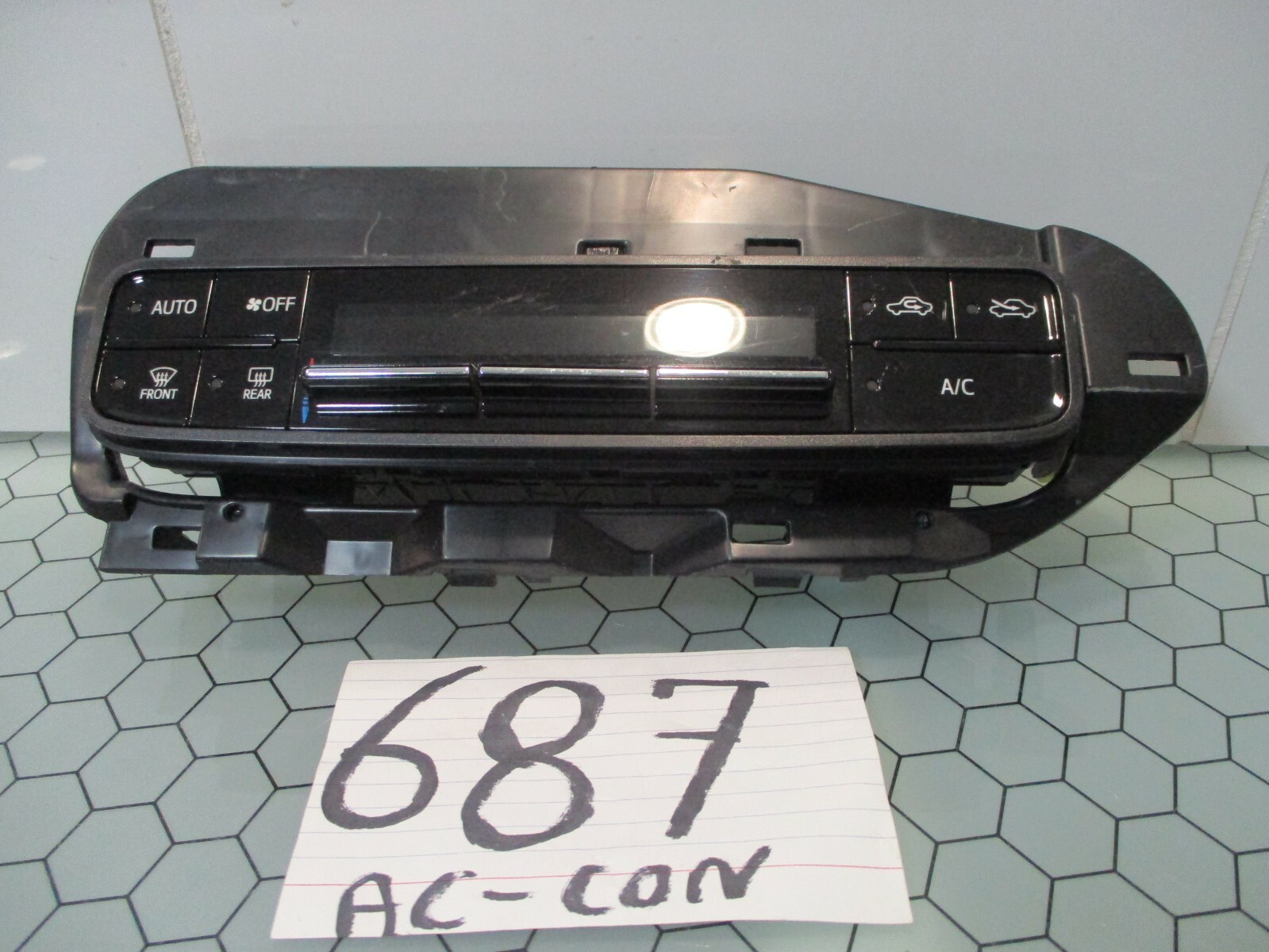 2017 2018 Toyota Corolla AC and Heater Control Used Stock #687-AC