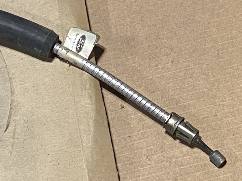 Cable de freno de estacionamiento delantero Ford E7TZ-2853-D -- 1984-1989 F150 F250 155" distancia entre ejes Foto 3 de 4