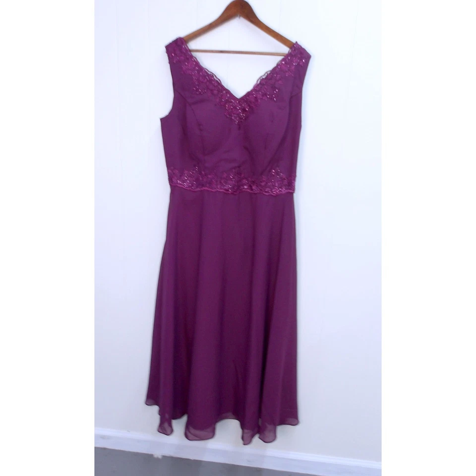 Elegant Purple Chiffon Dress with Lace Trim & Jacket Evening Wear Sz 18W / #8200 - Image 2 of 4