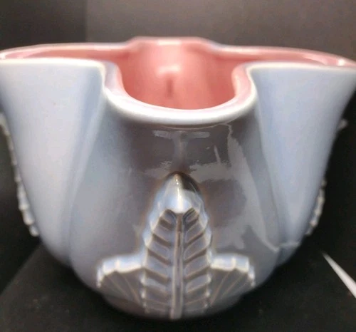 VTG RED-WING USA Pottery Vase  #1914 Art DECO LEAF Blue With Pink Interior 5"