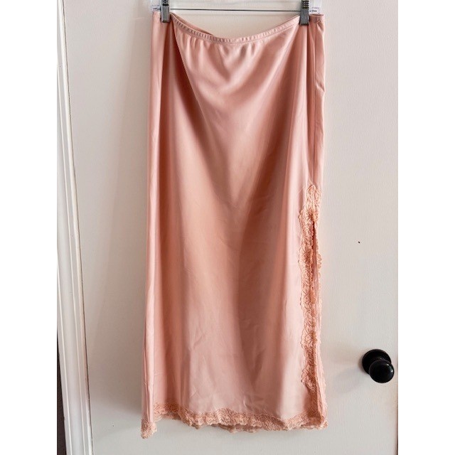 Wild Fable Peach Pink Lace Trim Midi Skirt Side Slit Size Medium Feminine Pastel