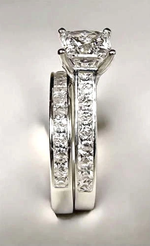 Anello da sposa di fidanzamento creato in laboratorio con diamanti principess... - Immagine 2 di 4