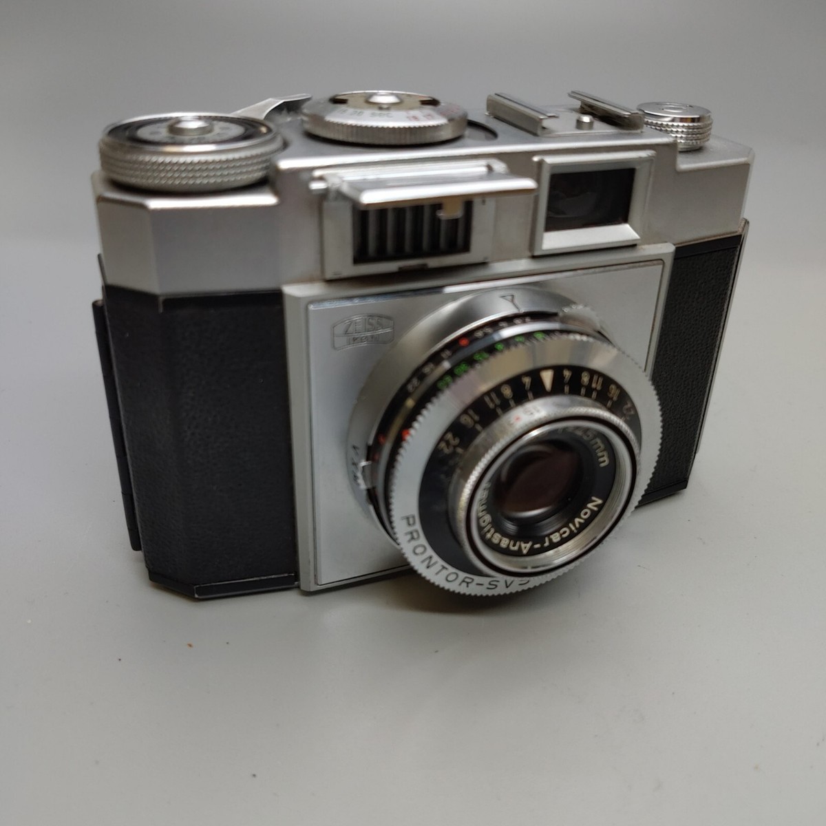 Zeiss Ikon Contina 527/24 35mm SLR Film Camera w/ Novicar