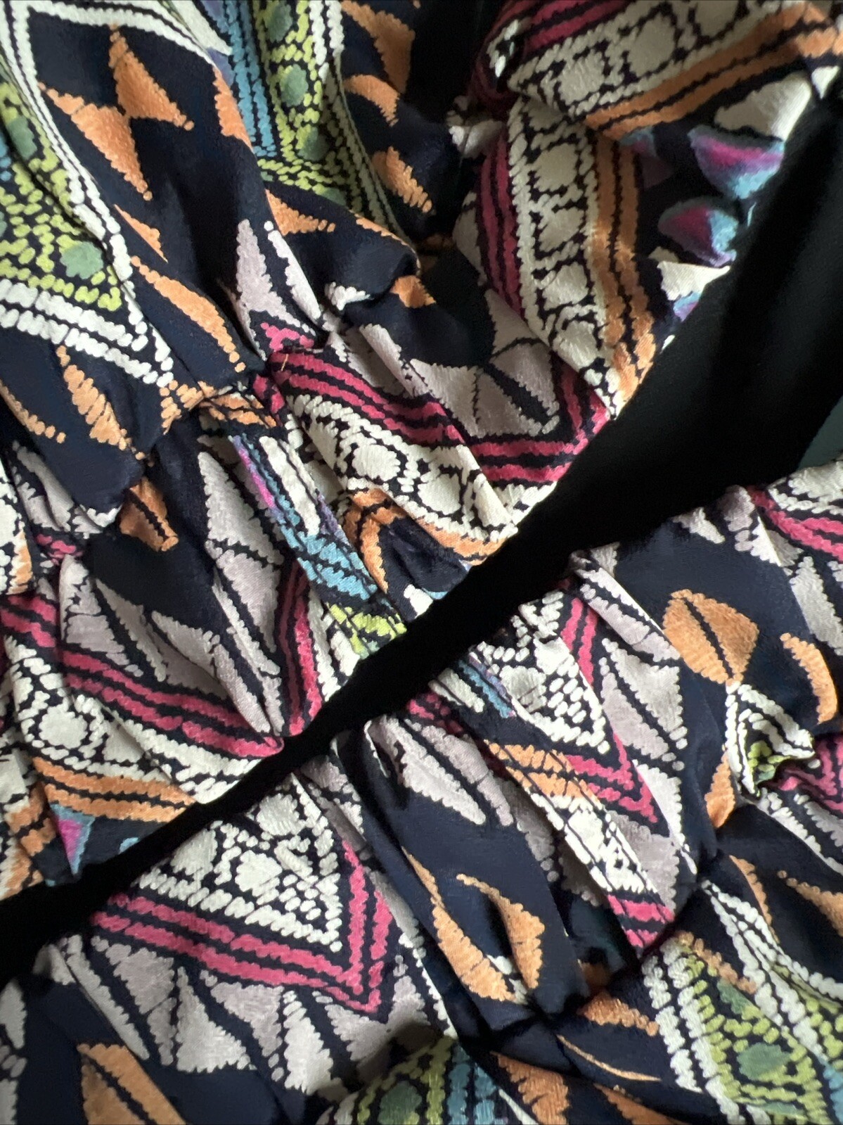 Dinabe Large Chevron Patterned Shorts Lightweight - image 10