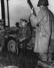 U.S. MP hold Captured German General 8x10 Photo WWII Military Police WW2 849